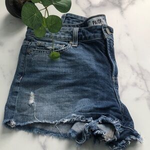 Paige Daryn Izza Shorts Medium Wash Distressed Raw Hem Size 27